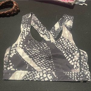 Lululemon sports bra
